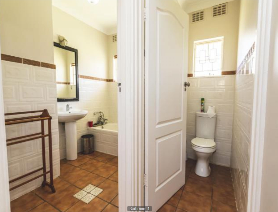 4 Bedroom Property for Sale in Beacon Bay Eastern Cape